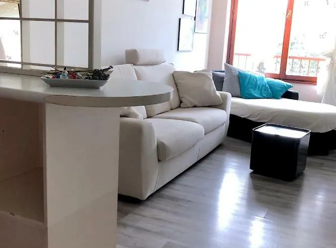 Terrazze - Luxury Lake Como View Apartment - In Menaggio מלון דירות 4*