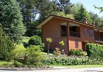 Le Terrazze Vista Lago Piscina Tennis Parking Wi-Fi 3*