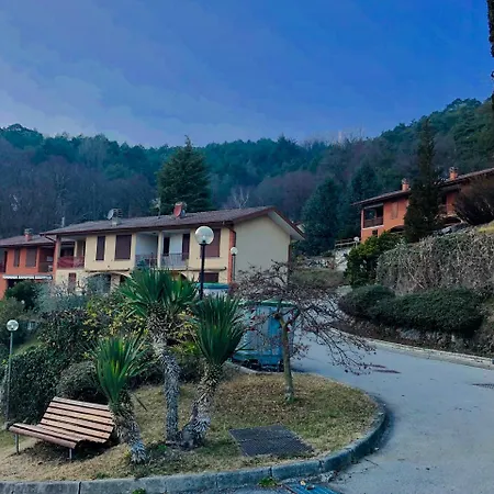Aparthotel Le Terrazze Vista Lago Piscina Tennis Parking Wi-Fi 3*