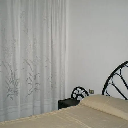 Le Terrazze Vista Piscina Tennis Parking Wi-fi מלון דירות 4*